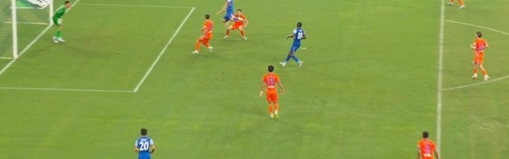 替补登场不到1分钟！徐皓阳头球破门，申花3-2再度领先泰山